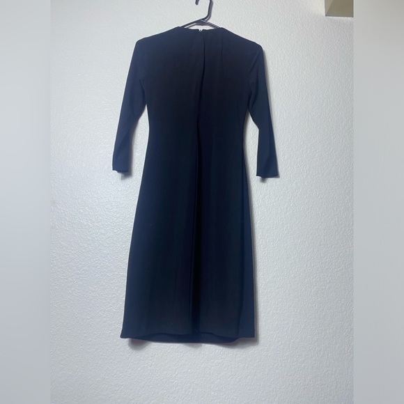 LAUREN RALPH LAUREN Beautiful Fitting Dress with Sequin Neckline sz 4 - Picture 2 of 4